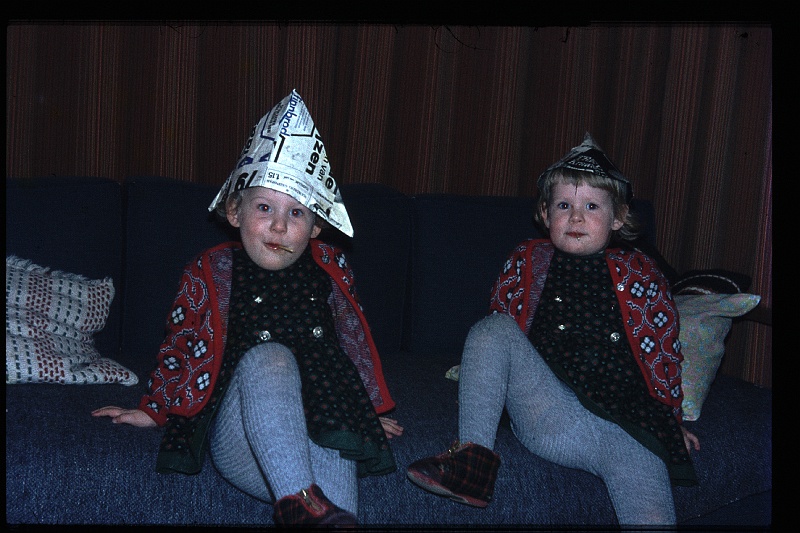 27.Delft mrt 1966 Brigitte,Marion.JPG